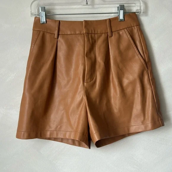 7 For All Mankind Faux Leather Shorts size XS brown camel pleather vegan - Picture 1 of 11